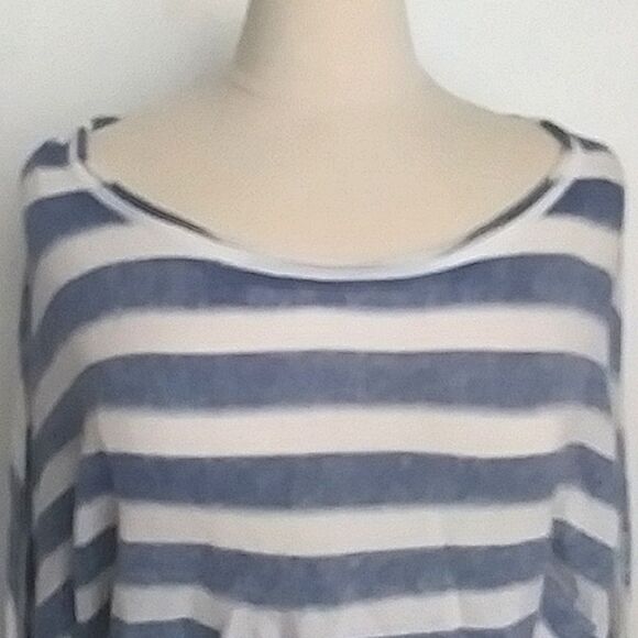 BCBGMaxAzria Lightweight Cropped Sweater Batwing Navy and White Stripes - Picture 7 of 13